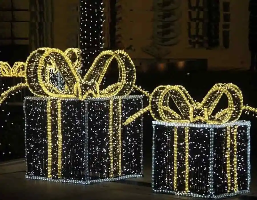 LED ışıklı süslü hediye paketi