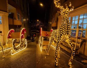 Işıklı Kızak Geyik Yılbaşu Dekorasyonu